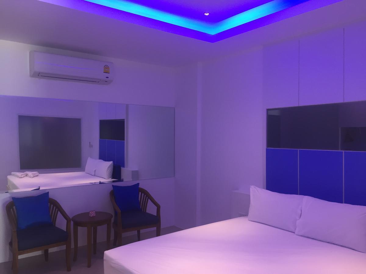Picasso Motel Патая Екстериор снимка