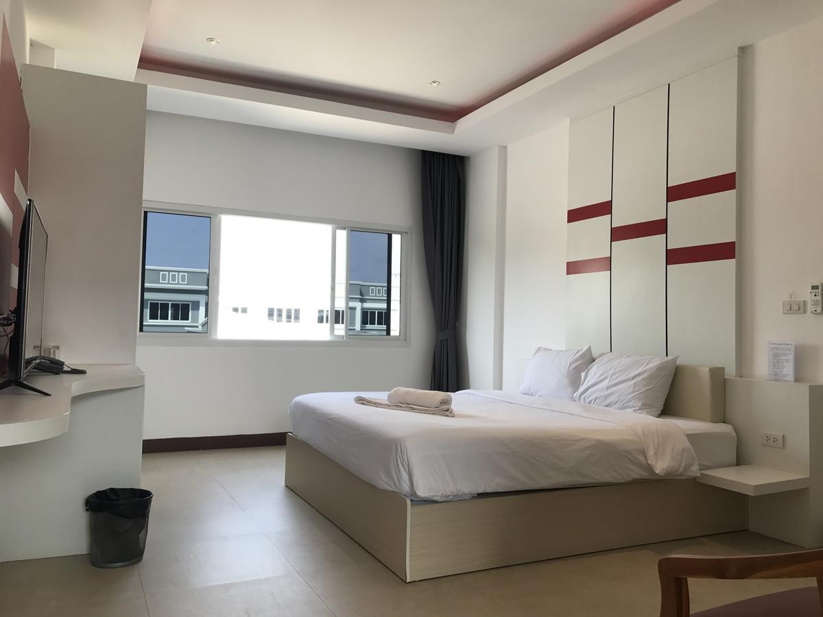Picasso Motel Патая Екстериор снимка