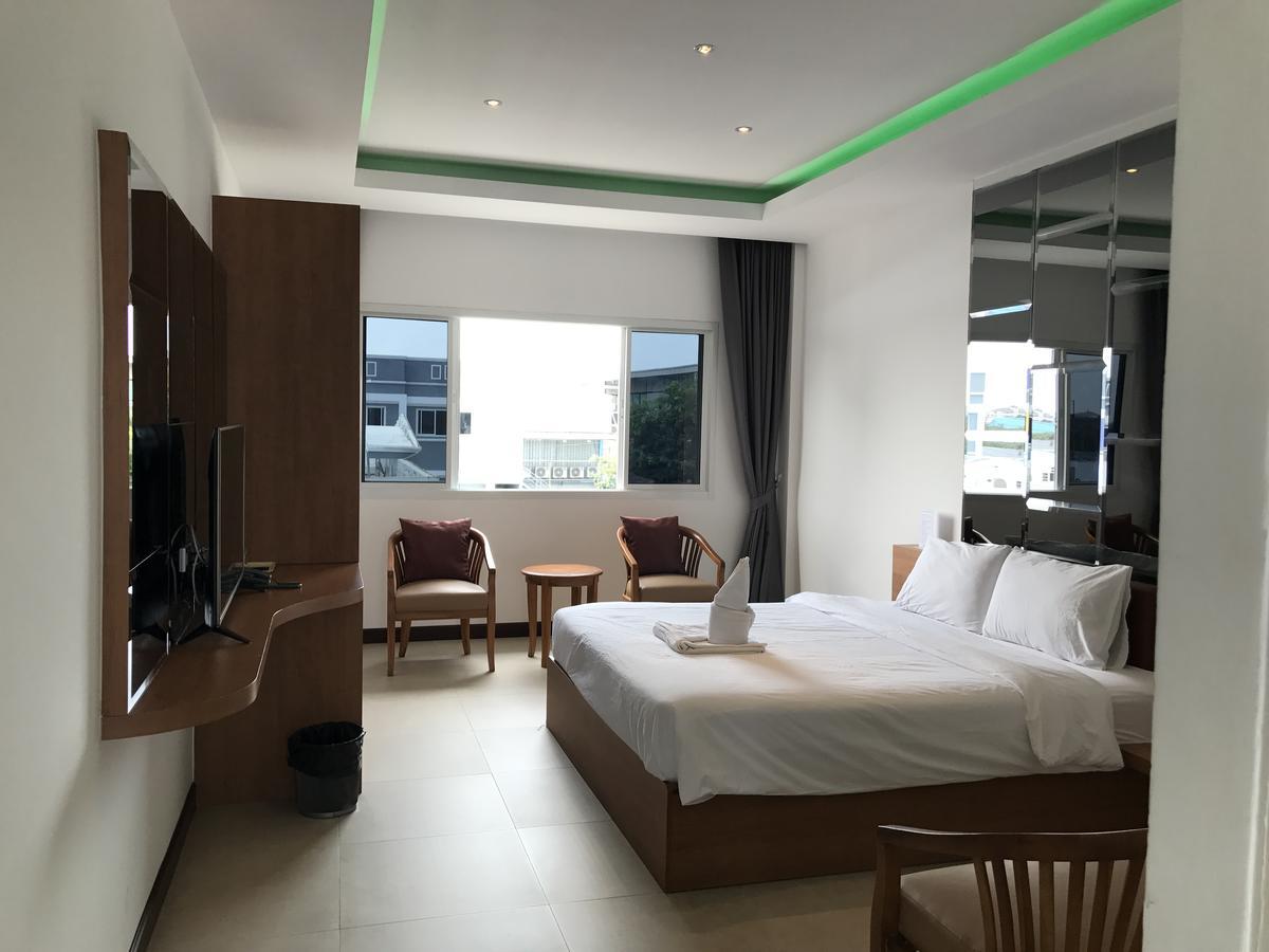 Picasso Motel Патая Екстериор снимка