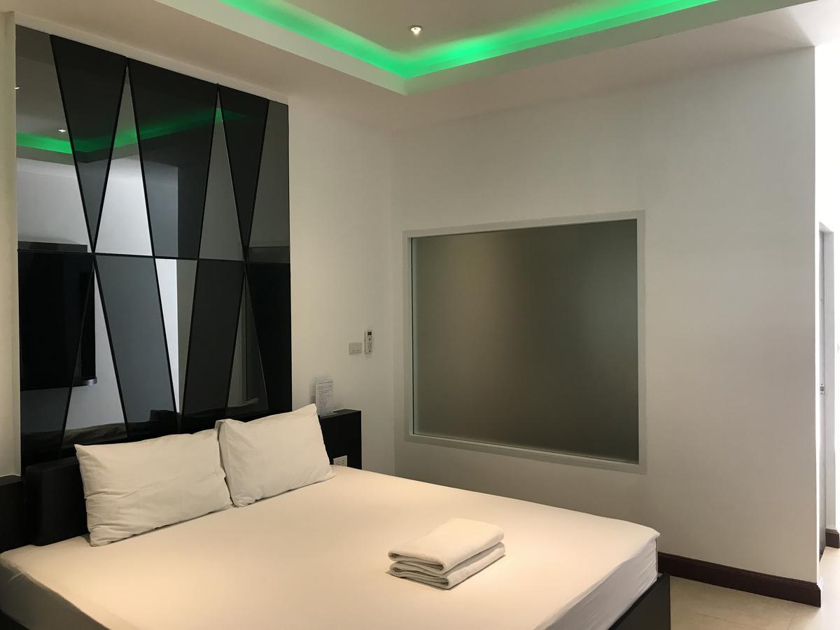 Picasso Motel Патая Екстериор снимка